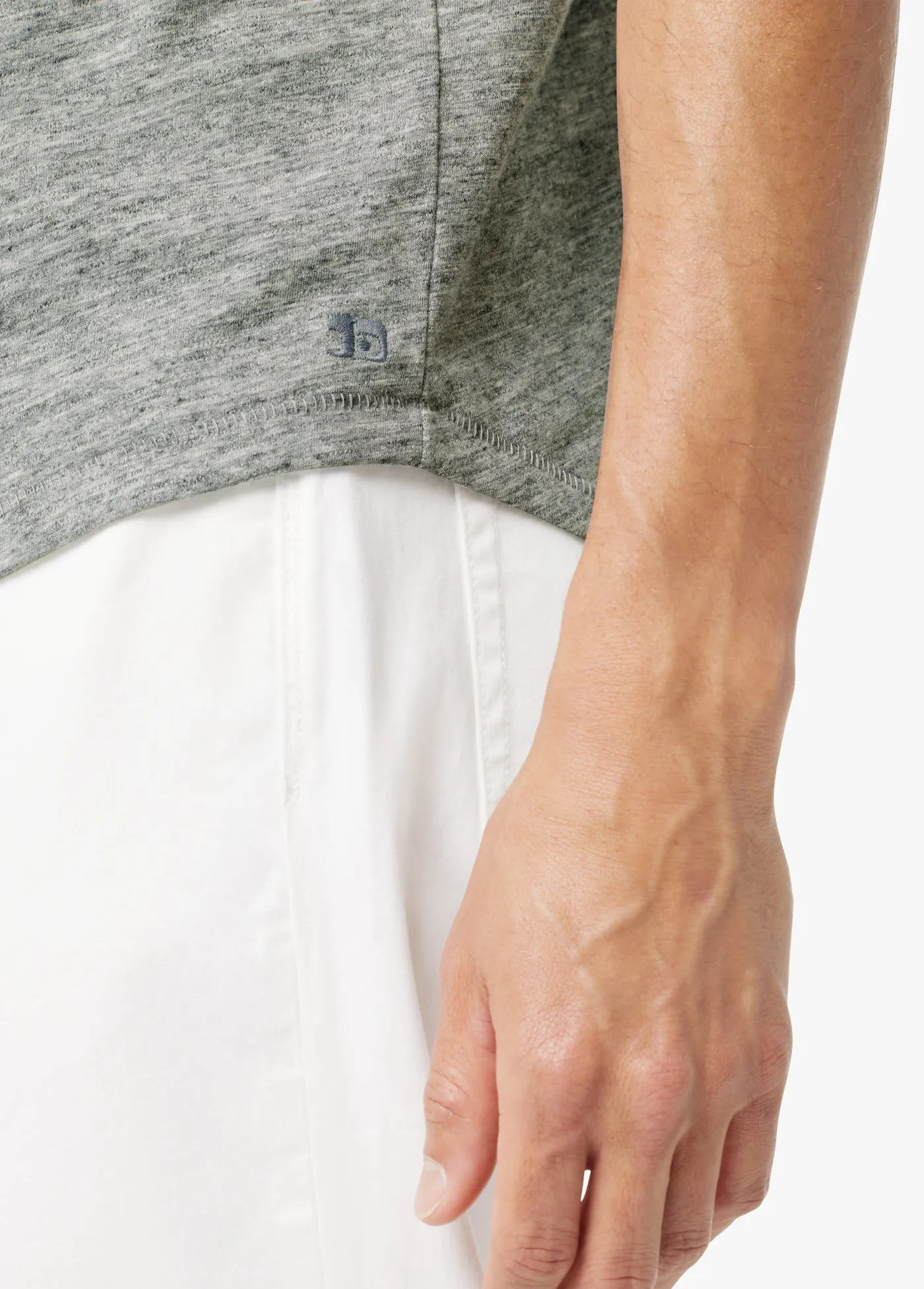 ESSENTIAL CURVED HEM SLUB TEE sold by Joe's Jeans product image thumbnail 4