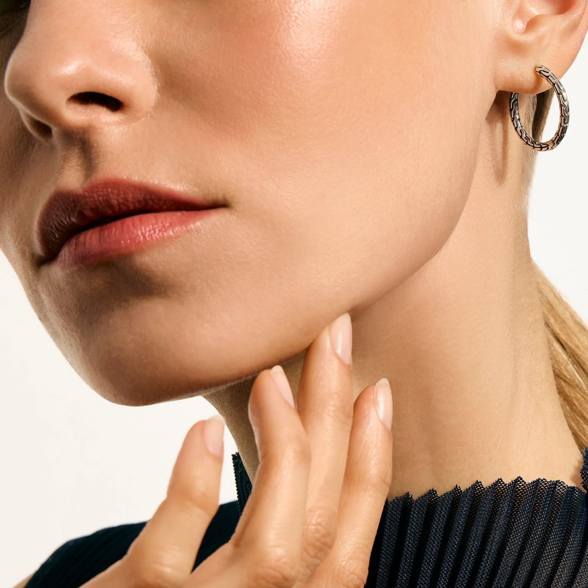 JH Essential Hoop Earrings, Sterling Silver, 22MM|EB98923 sold by John Hardy product image thumbnail 4