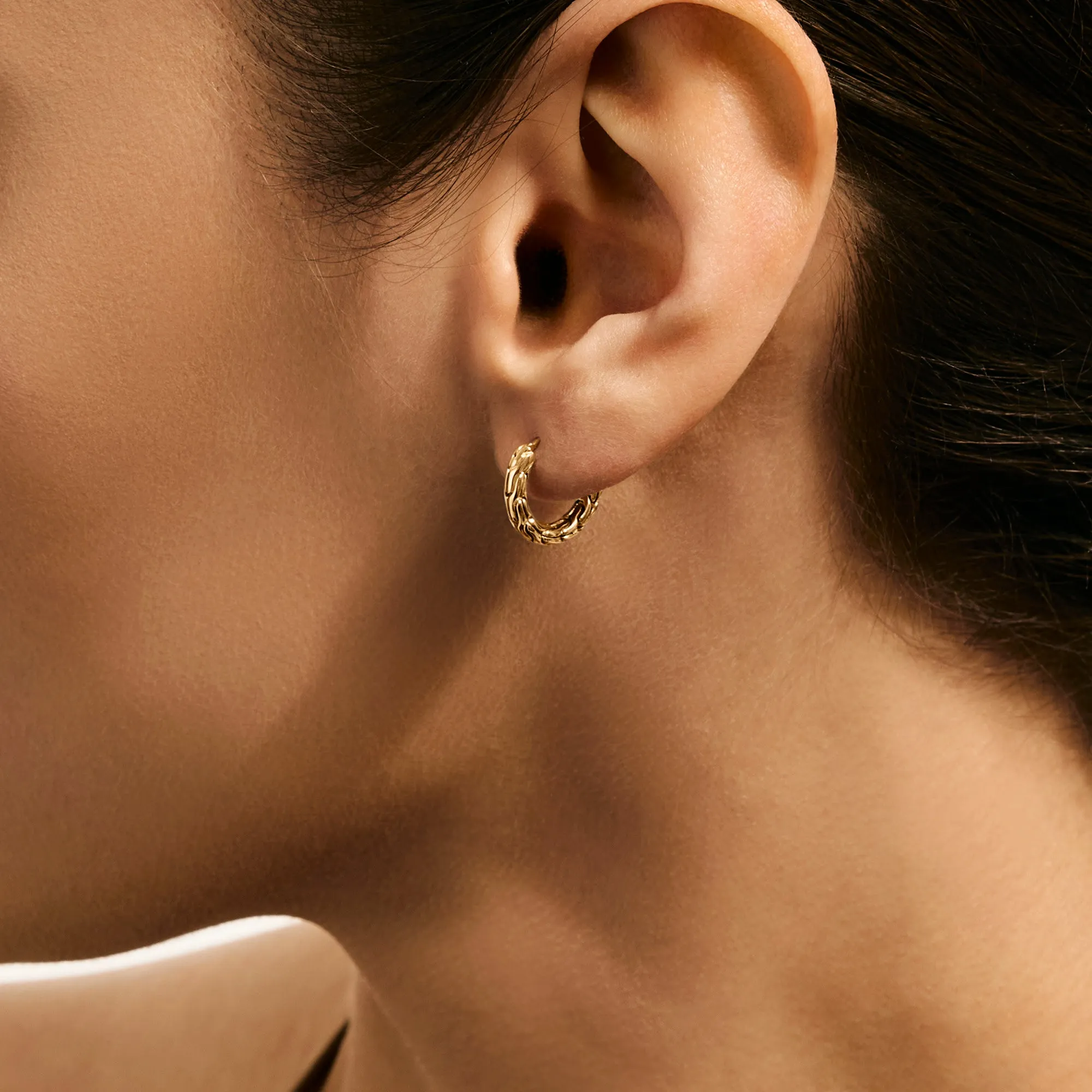 JH Essential Hoop Earrings, Gold, 14MM|EGG98922 sold by John Hardy product image thumbnail 4