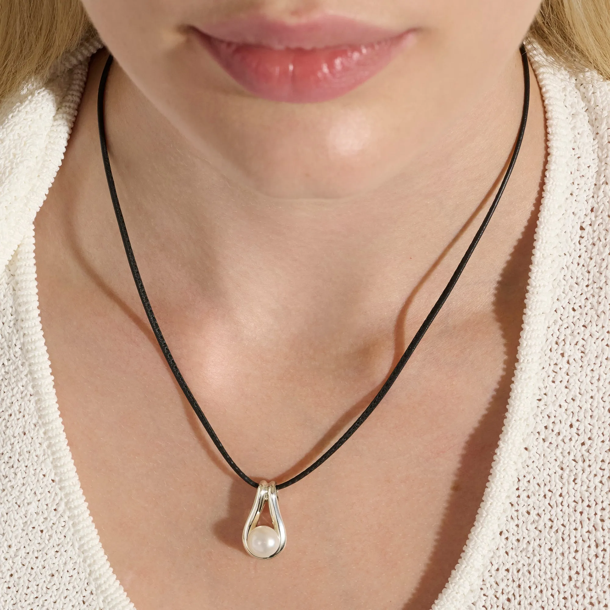 Surf Pendant Necklace, Sterling Silver, Leather, Pearl|NB8950111BL sold by John Hardy product image thumbnail 4