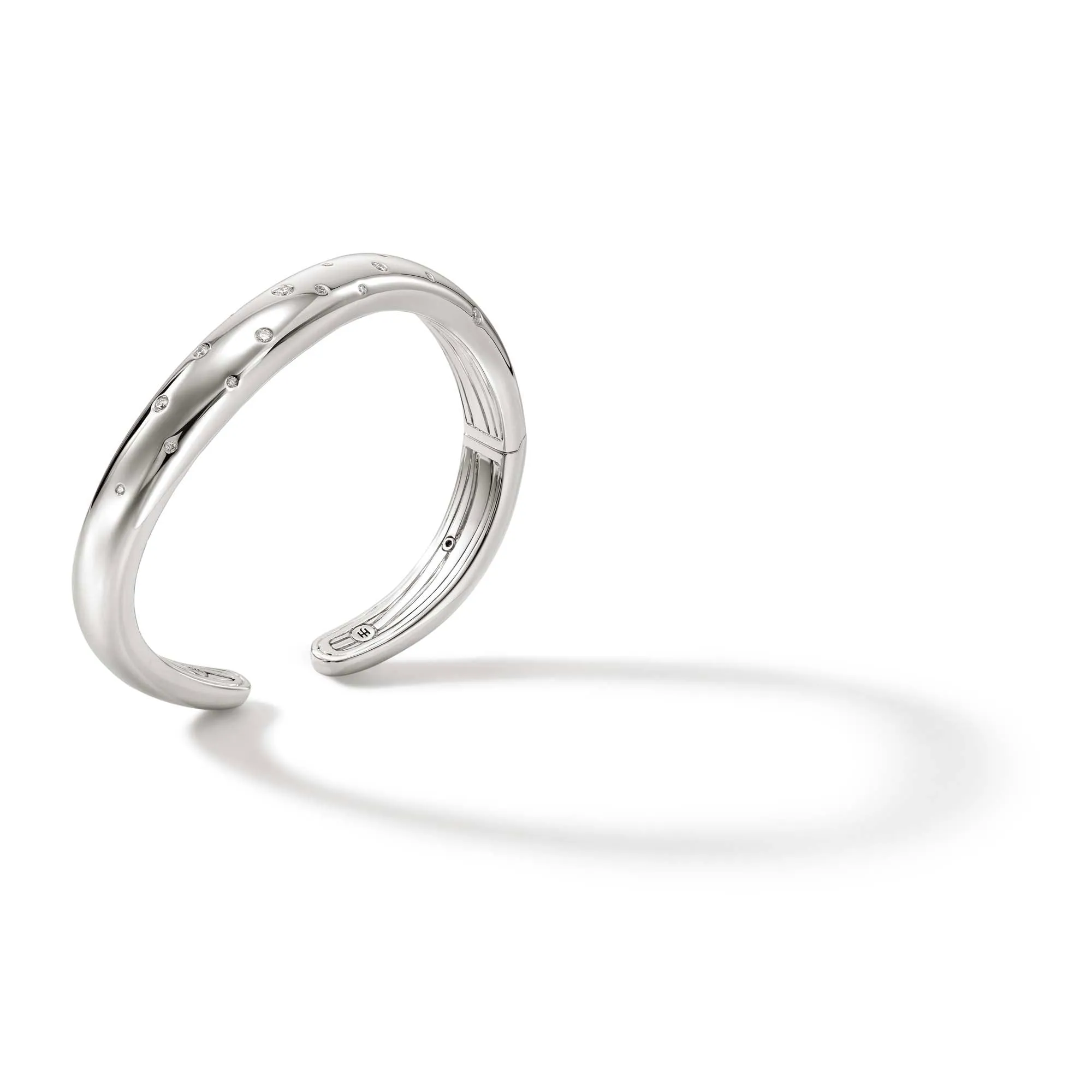 Surf Hinged Cuff, Silver, Diamonds|CBP9011172DI sold by John Hardy product image thumbnail 3