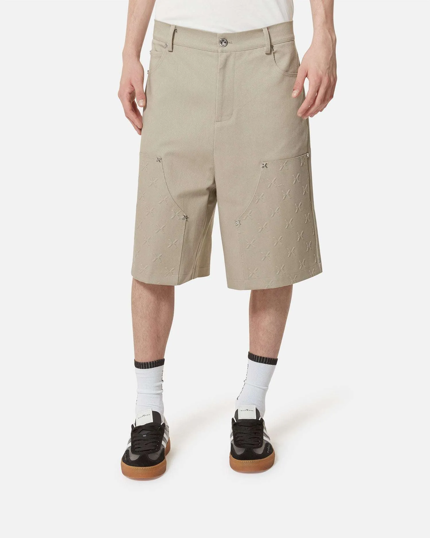 Bermuda con dettagli ricamati e design oversize sold by John Richmond product image thumbnail 2