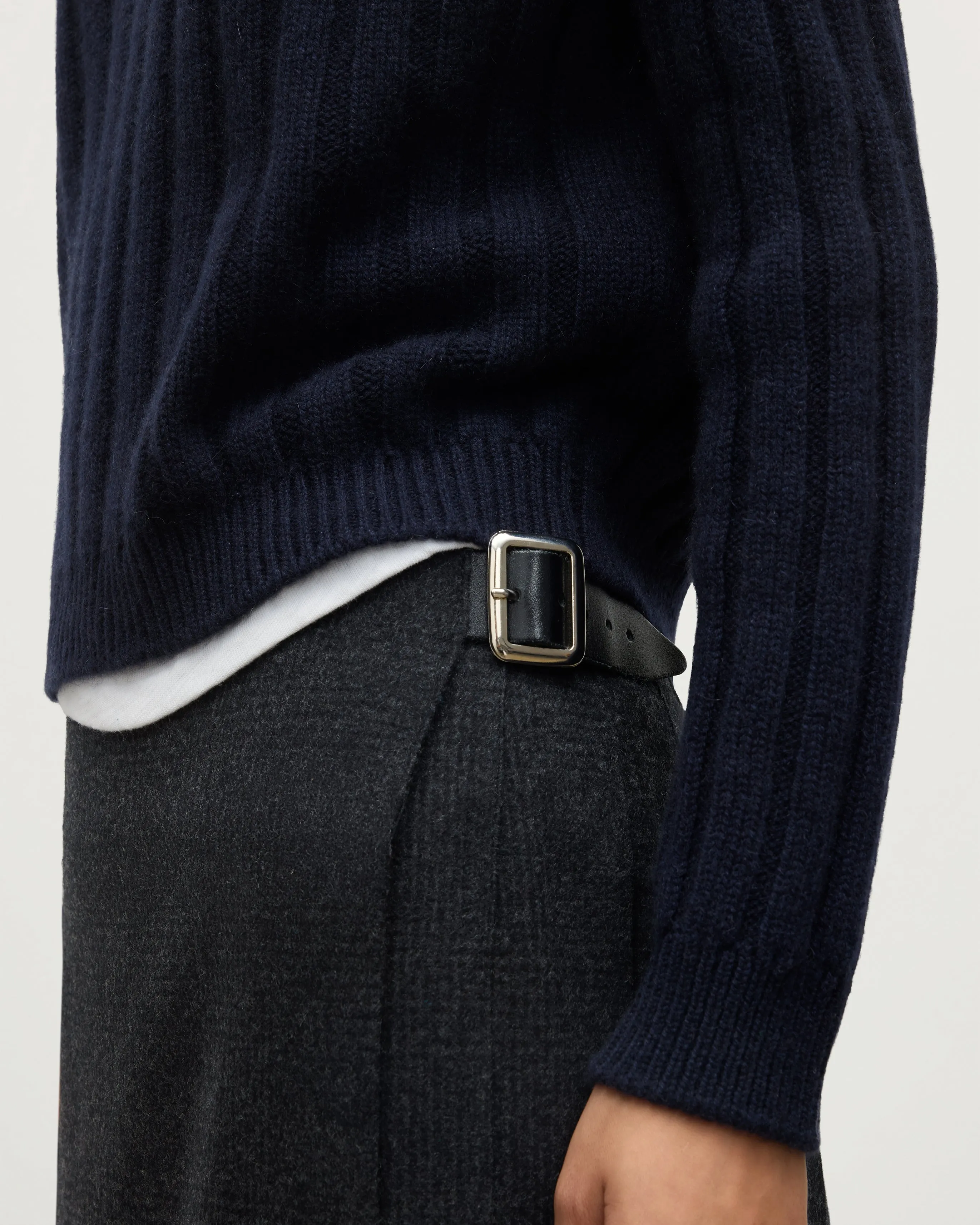 Lecht Dark Navy Cashmere Crew Jumper sold by Johnstons of Elgin product image thumbnail 5