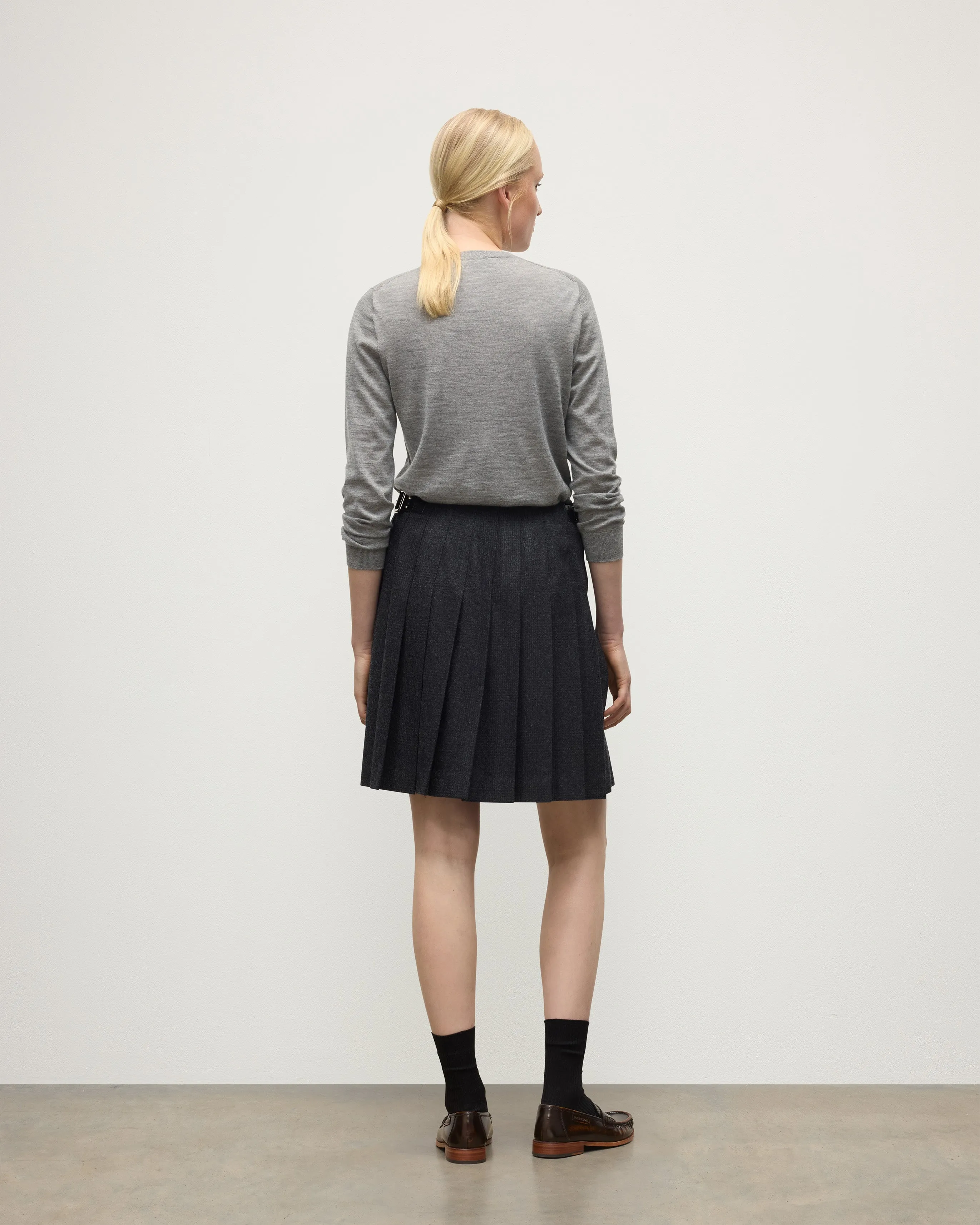 Le Kilt | Johnstons of Elgin Charcoal Kilt sold by Johnstons of Elgin product image thumbnail 3