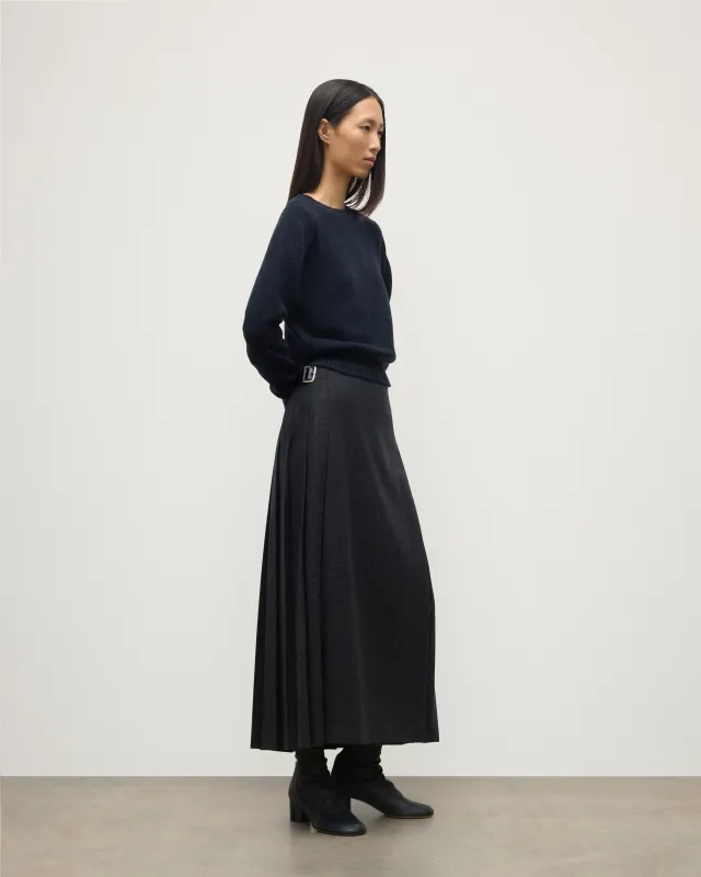 Le Kilt | Johnstons of Elgin Charcoal Long Kilt made by Johnstons of Elgin