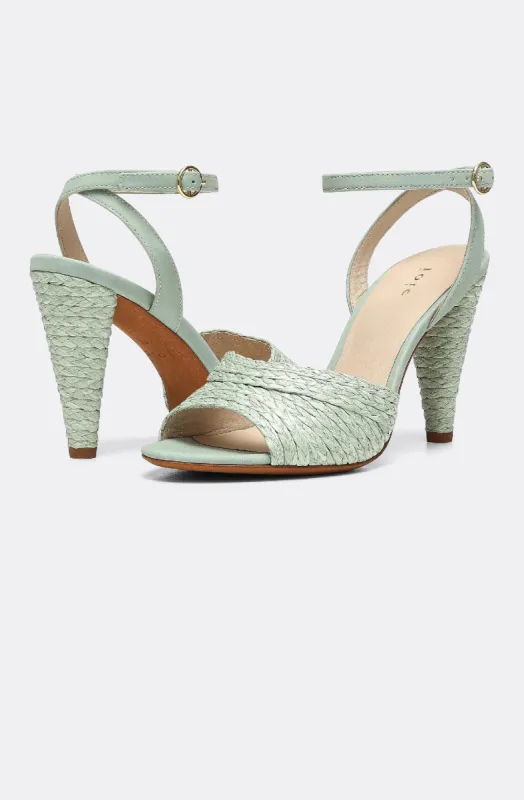 Calan Heel sold by Joie