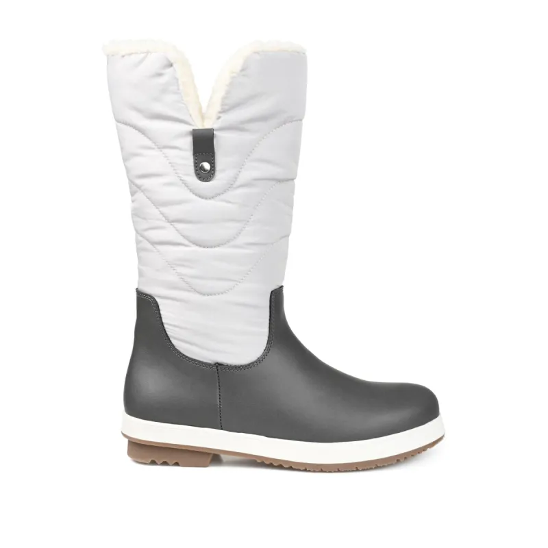 PIPPAH SNOW BOOTS IN WATER-RESISTANT FABRIC sold by Journee Collection