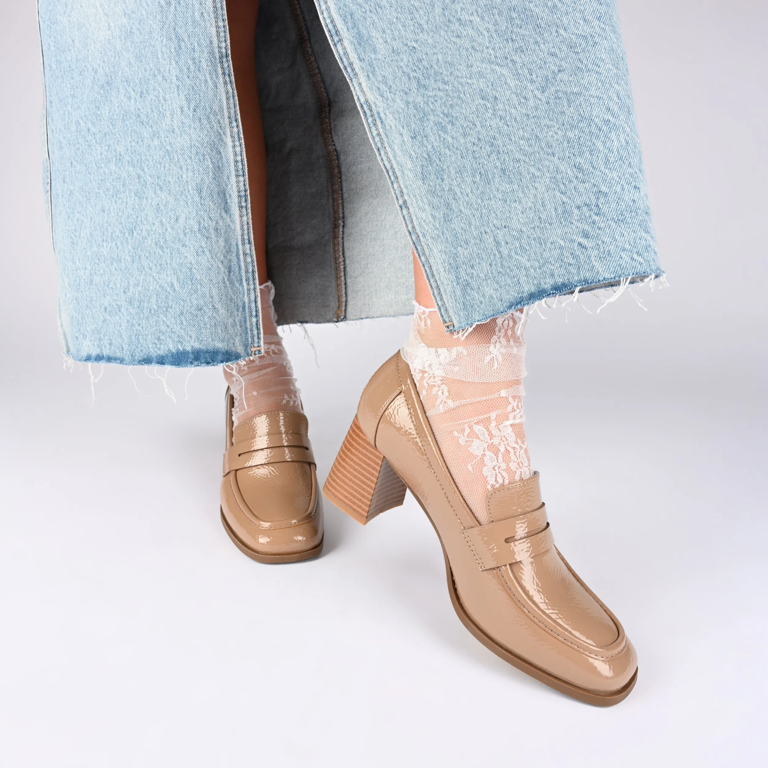 MALLEAH BLOCK HEEL LOAFERS IN WIDE sold by Journee Collection product image thumbnail 2