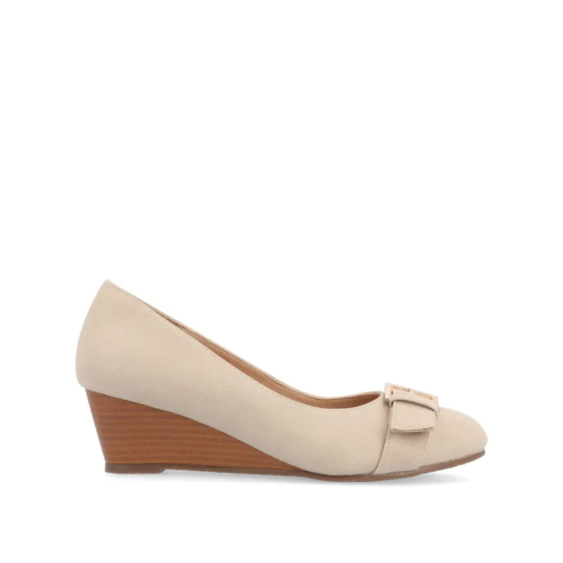 GRAYSN WEDGE HEELS IN VEGAN LEATHER sold by Journee Collection