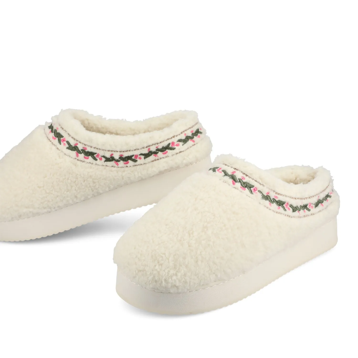 PALLMER SLIPPERS IN FAUX SHEARLING sold by Journee Collection product image thumbnail 3