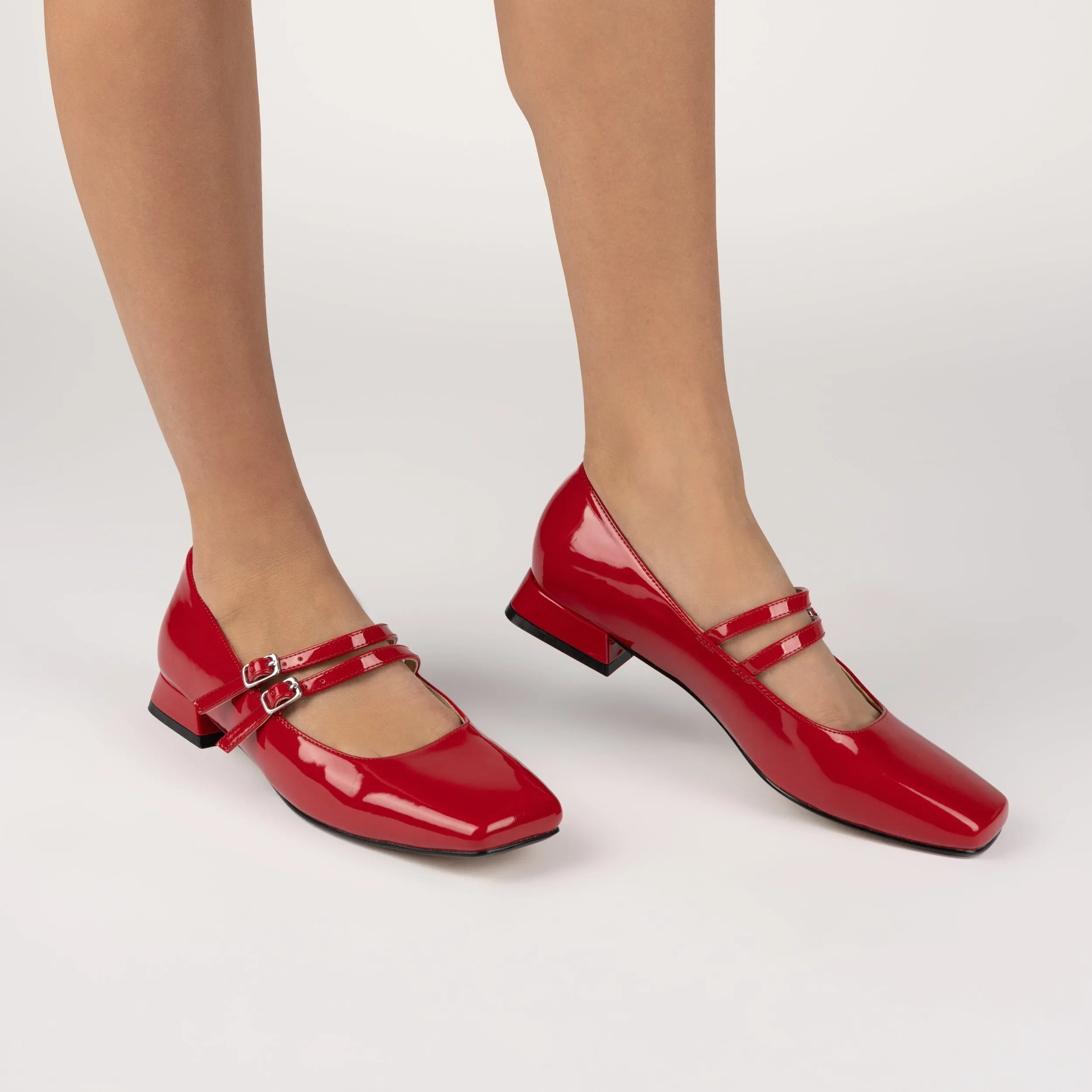 GREDAH MARY JANE DRESS FLATS IN WIDE sold by Journee Collection product image thumbnail 2