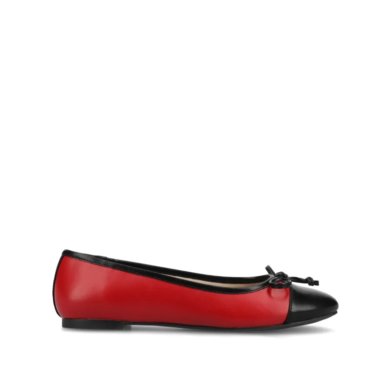 KAIAH CAPTOE BALLET FLATS IN VEGAN LEATHER IN WIDE sold by Journee Collection