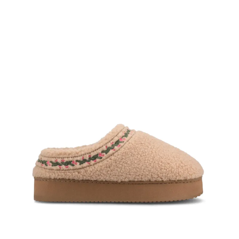 PALLMER SLIPPERS IN FAUX SHEARLING - Tan Fleece sold by Journee Collection