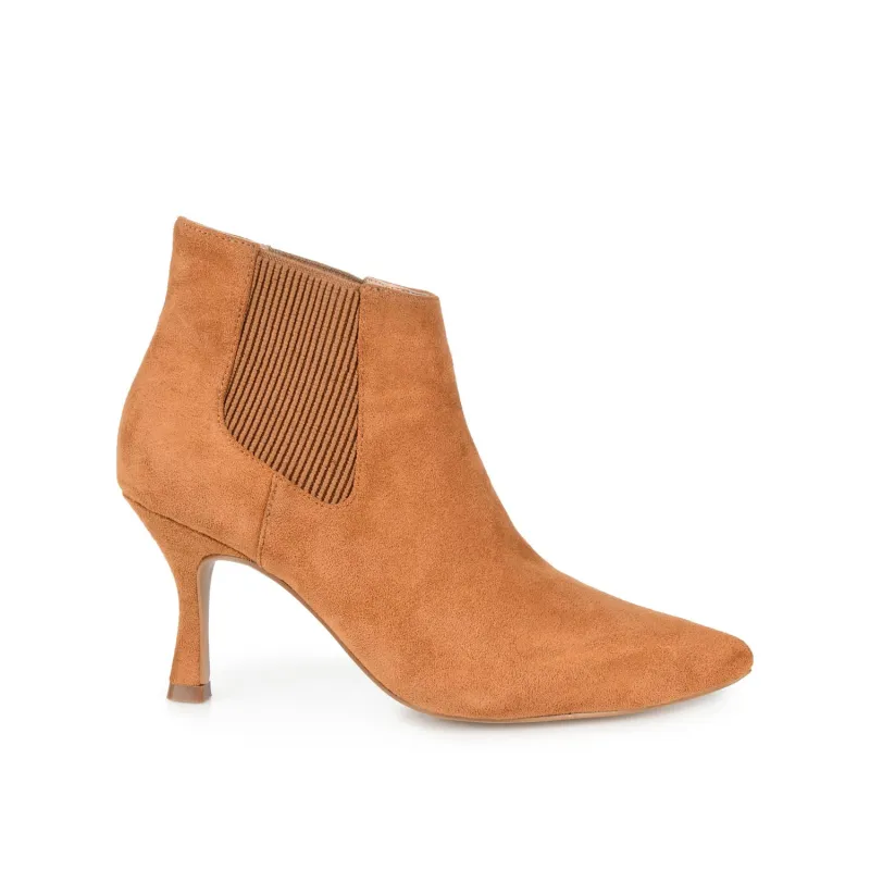 ELITTA CHELSEA BOOTIES IN WIDE - Cognac made by Journee Collection
