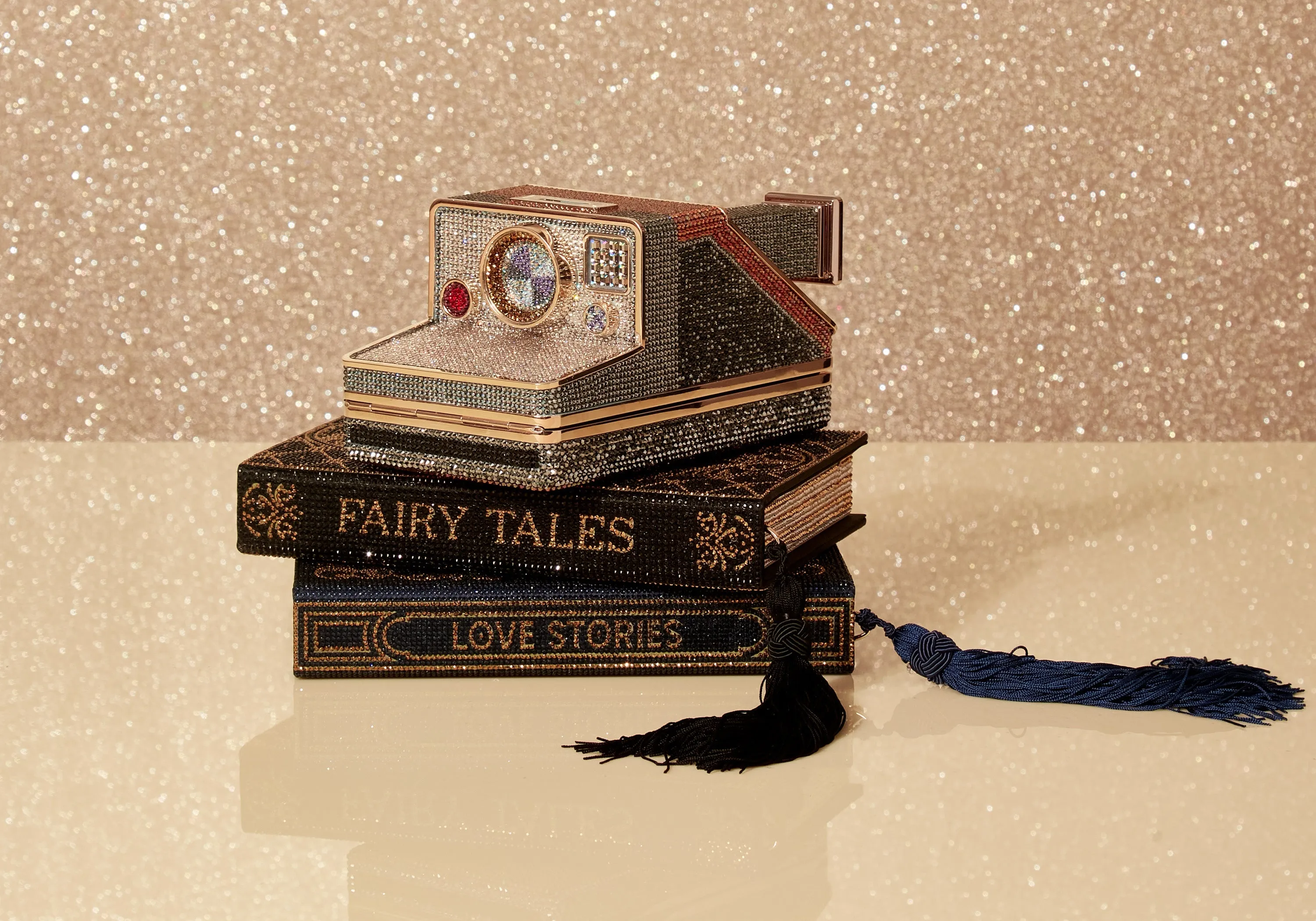 Image Mary sold by Judith Leiber product image thumbnail 4