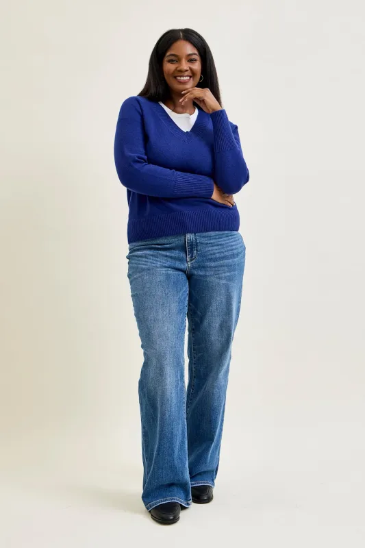 Samantha Mid Rise V-Front Straight Jeans - PLUS sold by Judy Blue