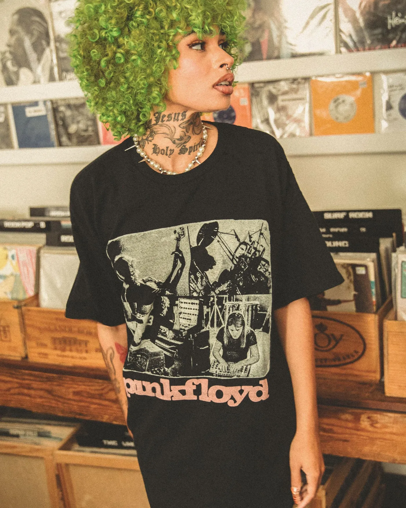 Pink Floyd Live Flea Market Tee sold by Junk Food Clothing product image thumbnail 2