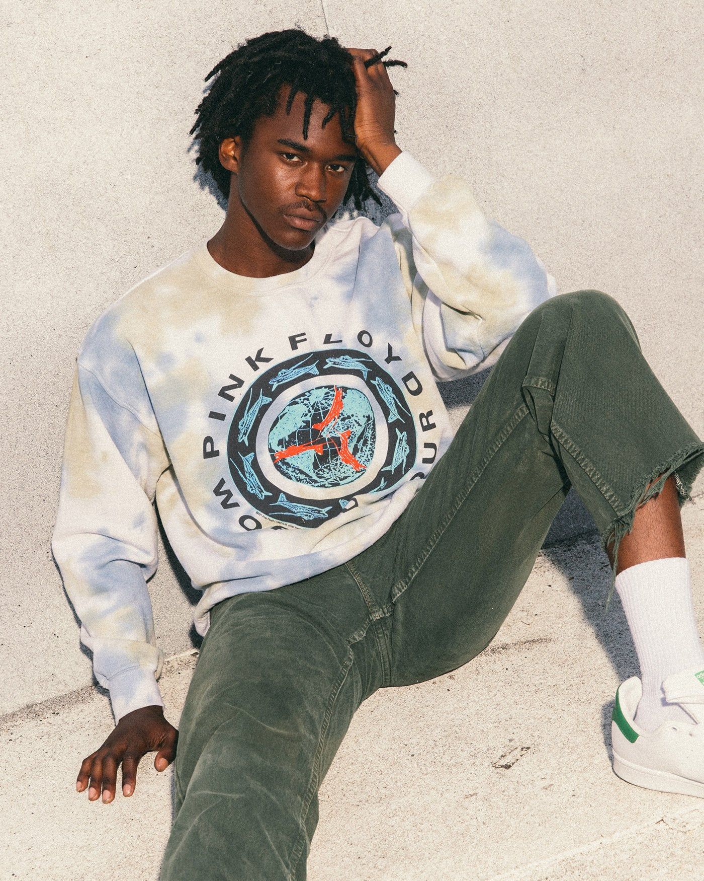 Pink Floyd World Tour Flea Market Fleece sold by Junk Food Clothing product image thumbnail 3