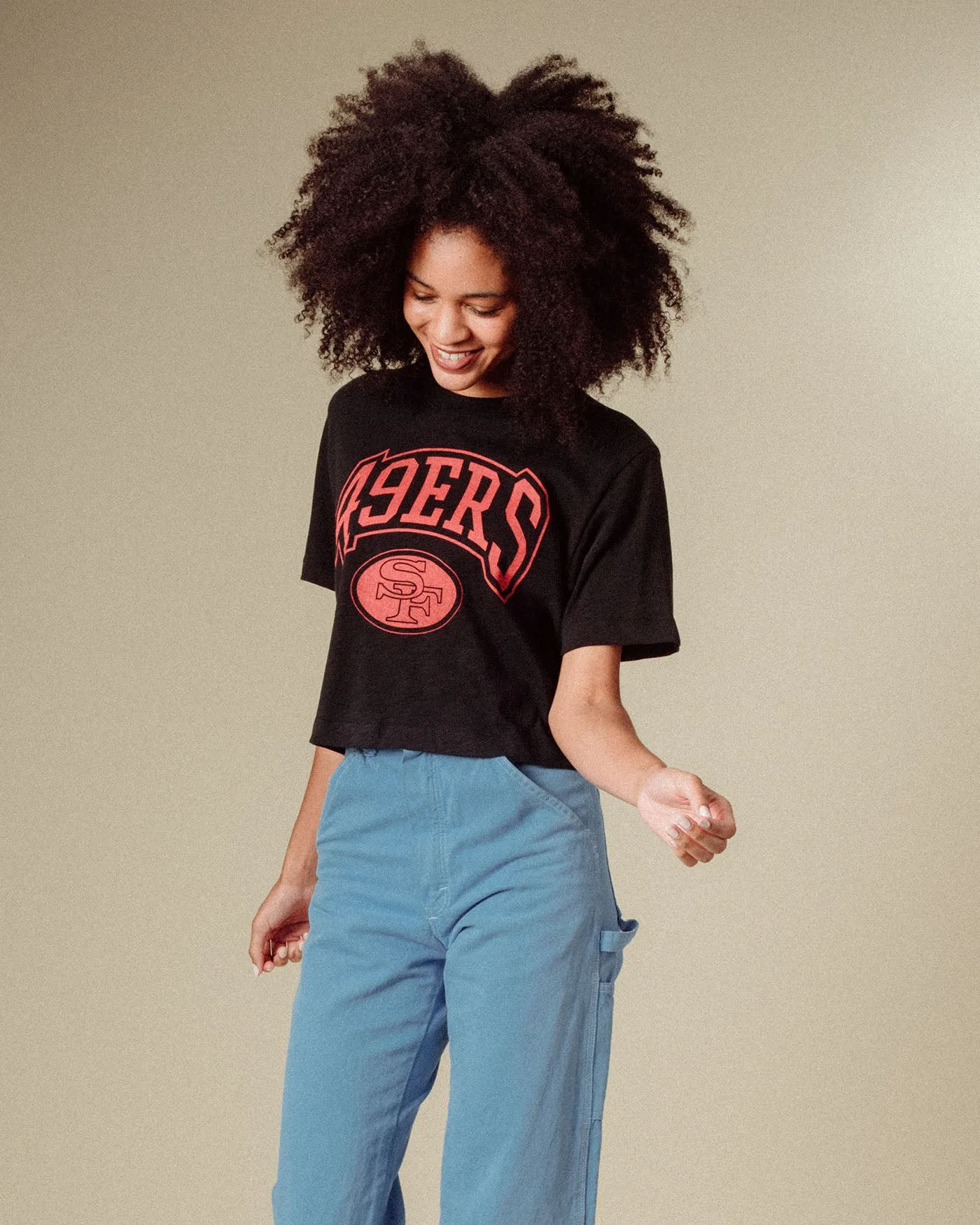 Women's San Francisco 49ers Blitz Mock Neck Crop Tee sold by Junk Food Clothing product image thumbnail 2