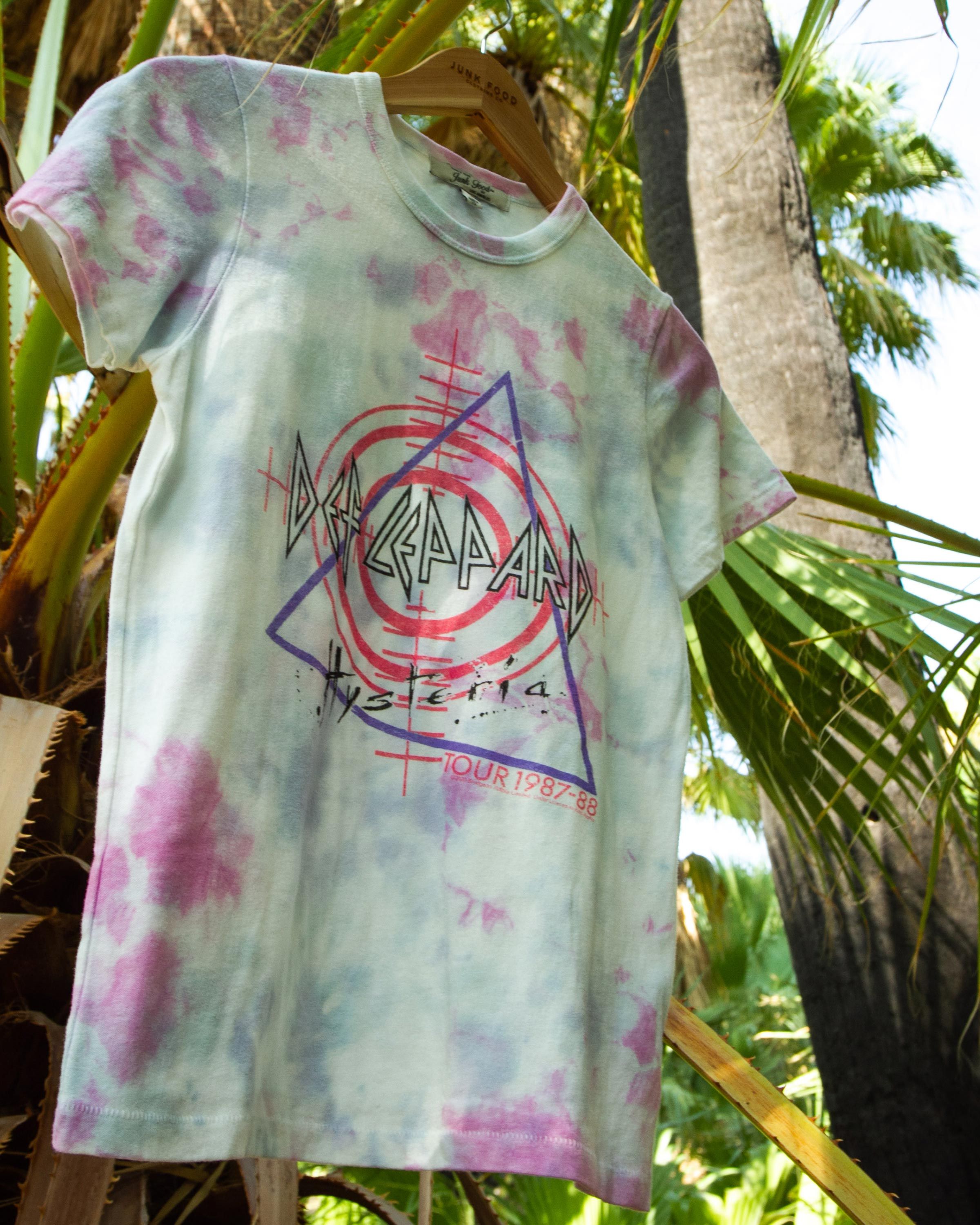 WOMENS DEF LEPPARD PYROMANIA TRIANGLE ORIGINAL TEE sold by Junk Food Clothing