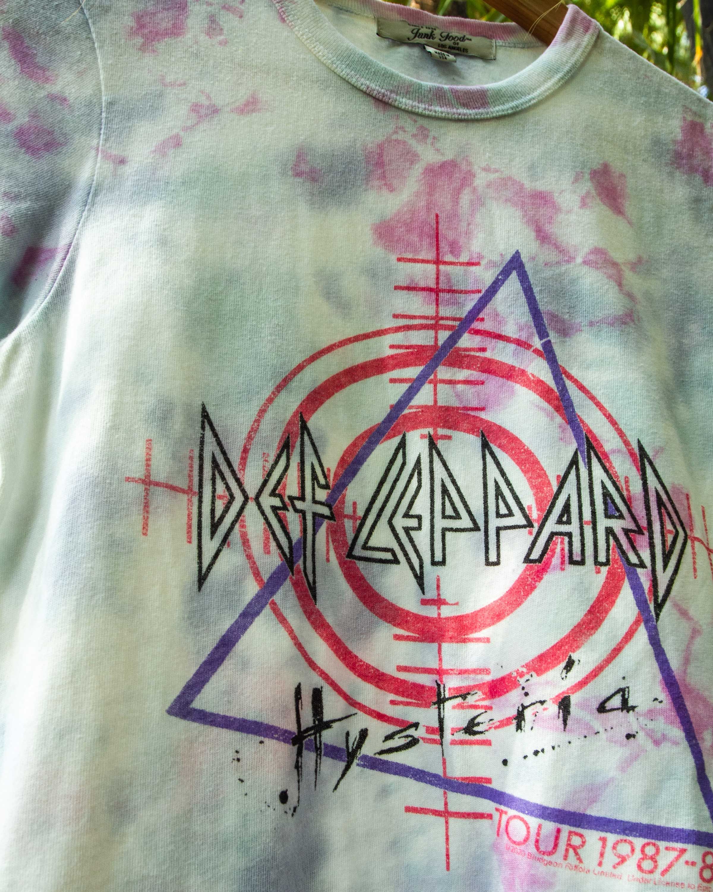 WOMENS DEF LEPPARD PYROMANIA TRIANGLE ORIGINAL TEE sold by Junk Food Clothing product image thumbnail 4