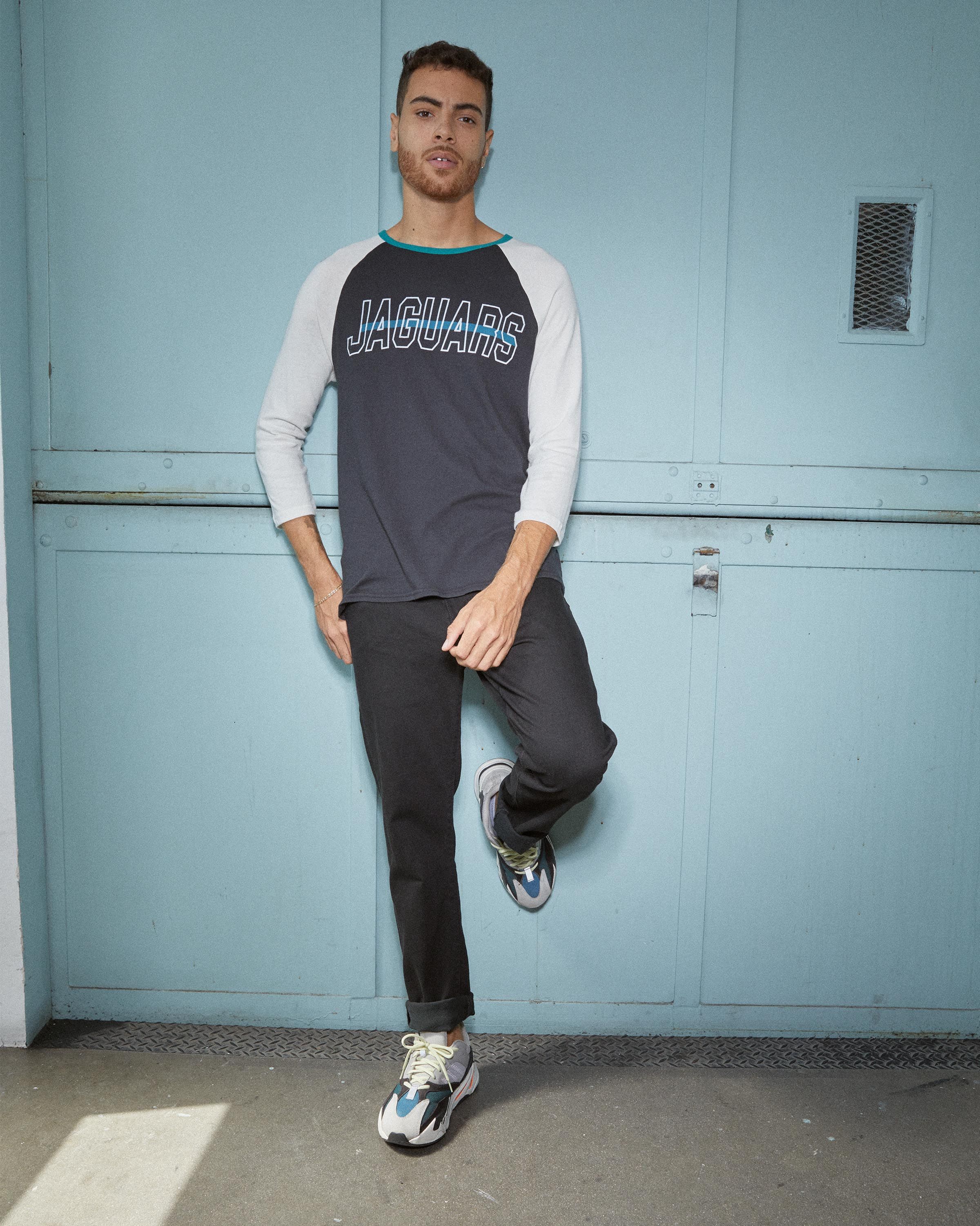 MENS JAGUARS VINTAGE CONTRAST RAGLAN sold by Junk Food Clothing product image thumbnail 4