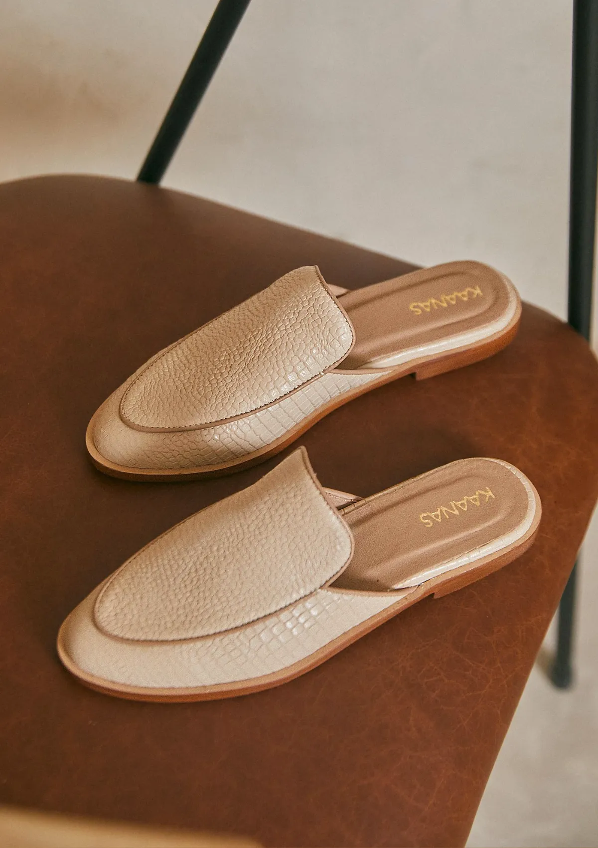 Sardinia Off White sold by Kaanas