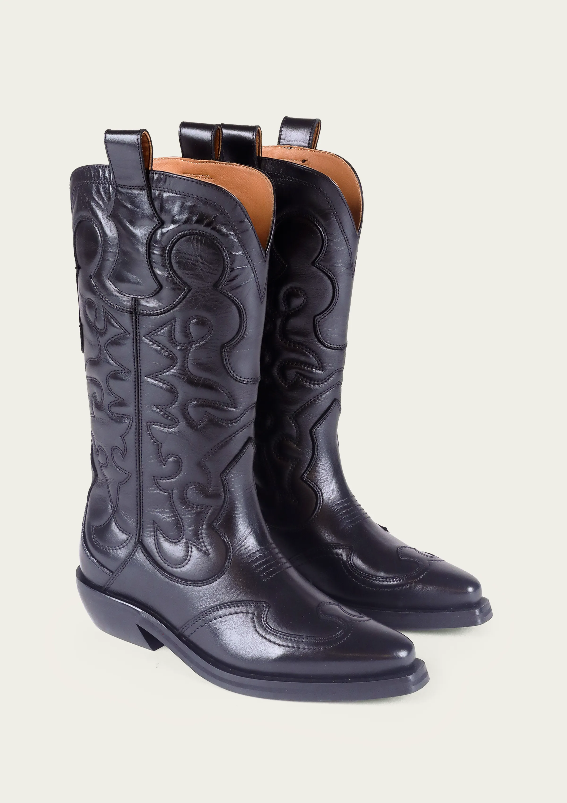 Zeke Black sold by Kaanas