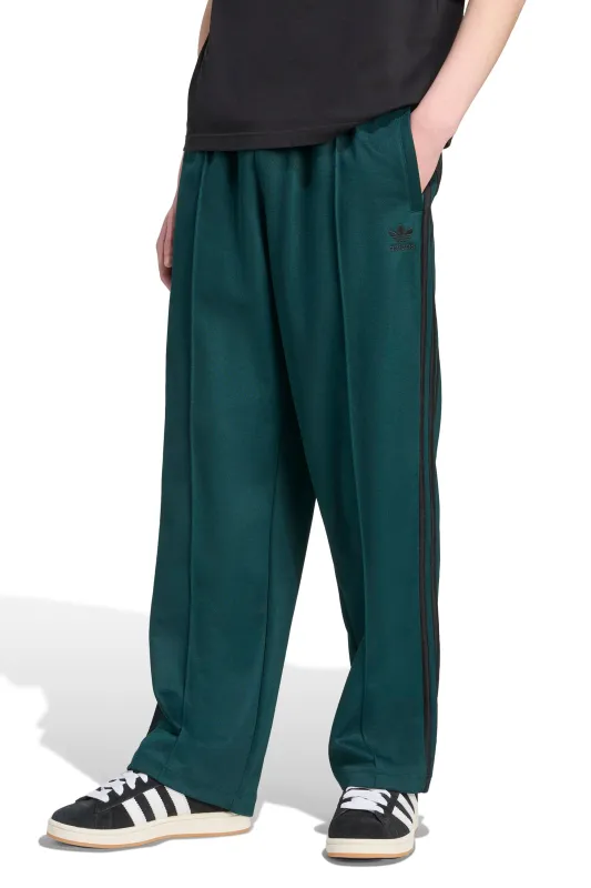 Baggy Track Pant Aurivy/Black made by Adidas