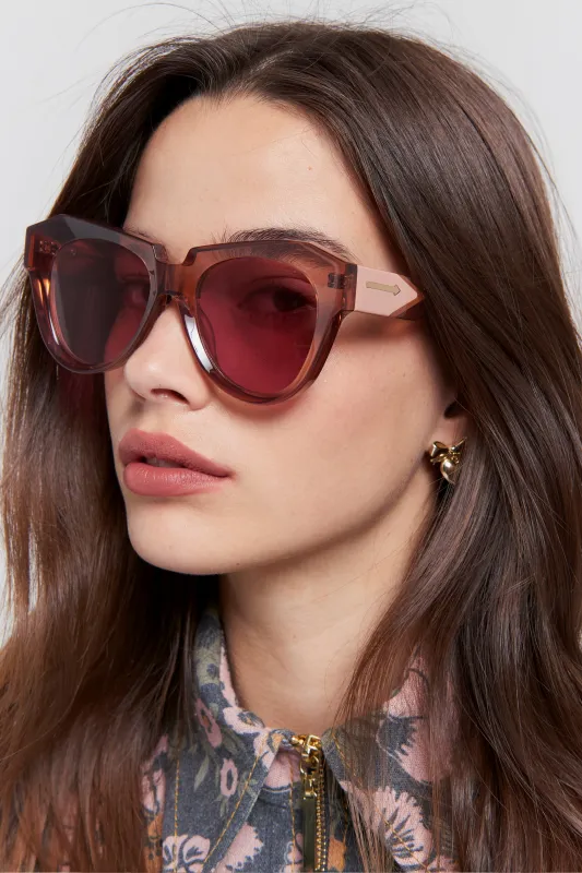 Apollo One Putty sold by Karen Walker