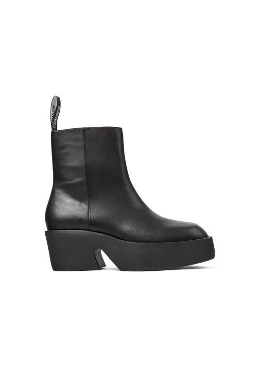 Bllie Boots Black made by Camper