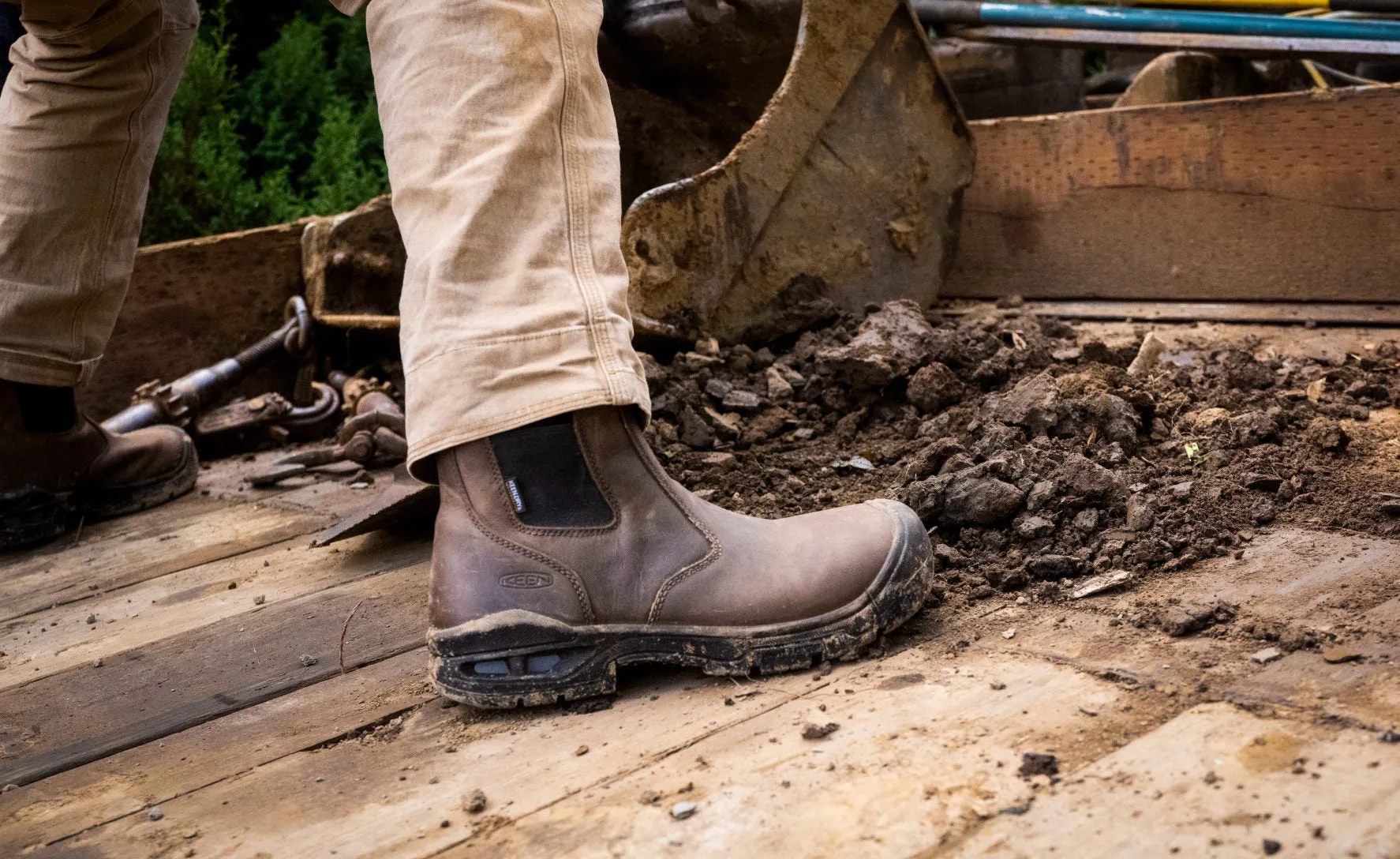 Men's Juneau Romeo Waterproof (Soft Toe) | Dark Earth/Black sold by Keen product image thumbnail 5