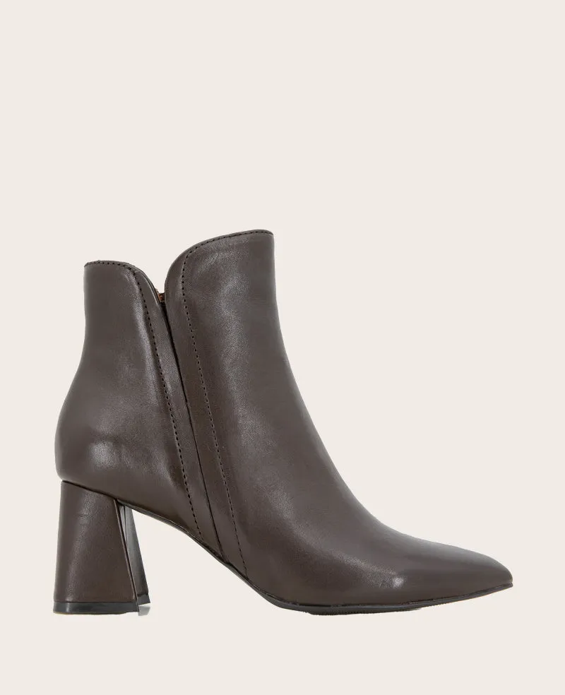 GENTLE SOULS - Danbury Leather Double Gore Heel Boot sold by Kenneth Cole