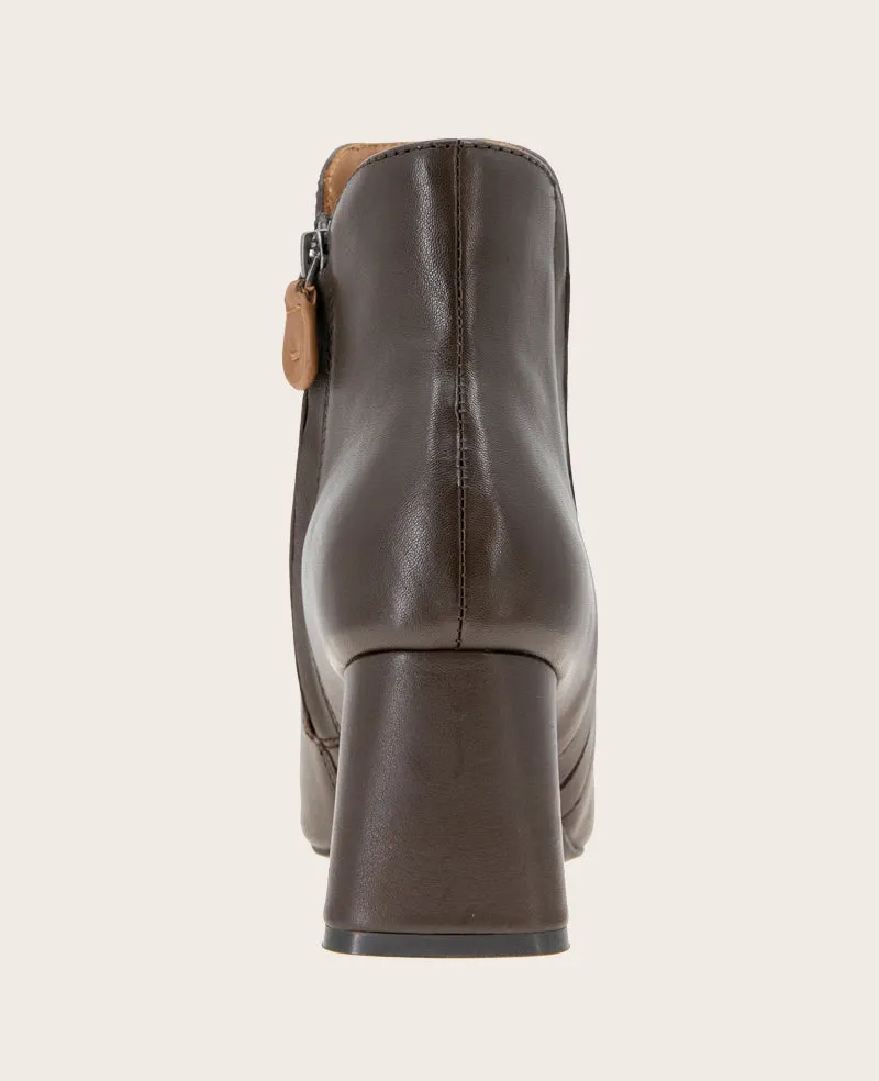 GENTLE SOULS - Danbury Leather Double Gore Heel Boot sold by Kenneth Cole product image thumbnail 3