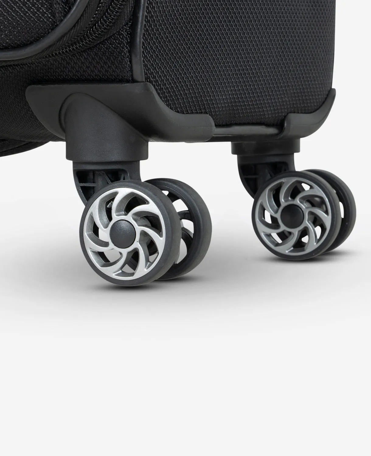 Rugged Roamer Expandable Suitcase sold by Kenneth Cole product image thumbnail 3