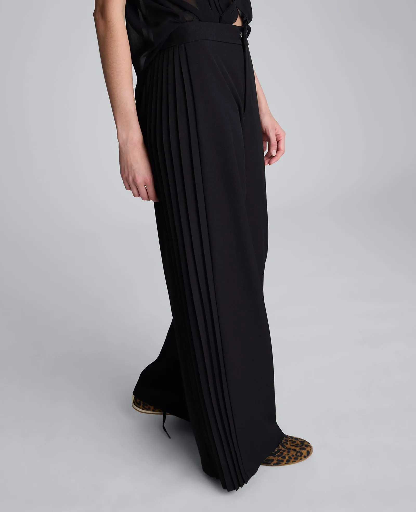 Luxe Twill Side Pleat Wide Leg Pant sold by Kenneth Cole product image thumbnail 3