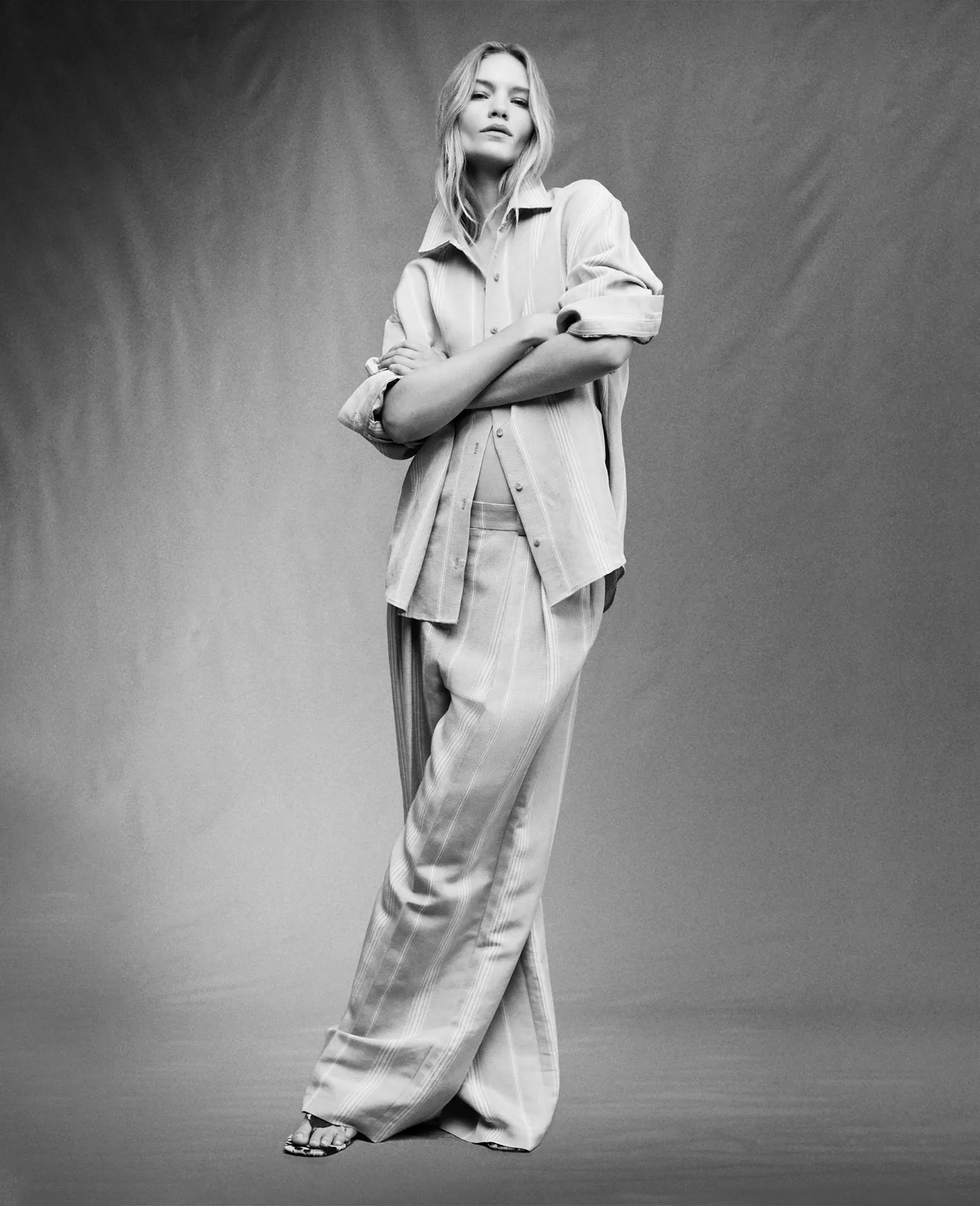 Striped Linen Blend High Rise Fly Front Double Pleat Wide Leg Pant sold by Kenneth Cole product image thumbnail 2