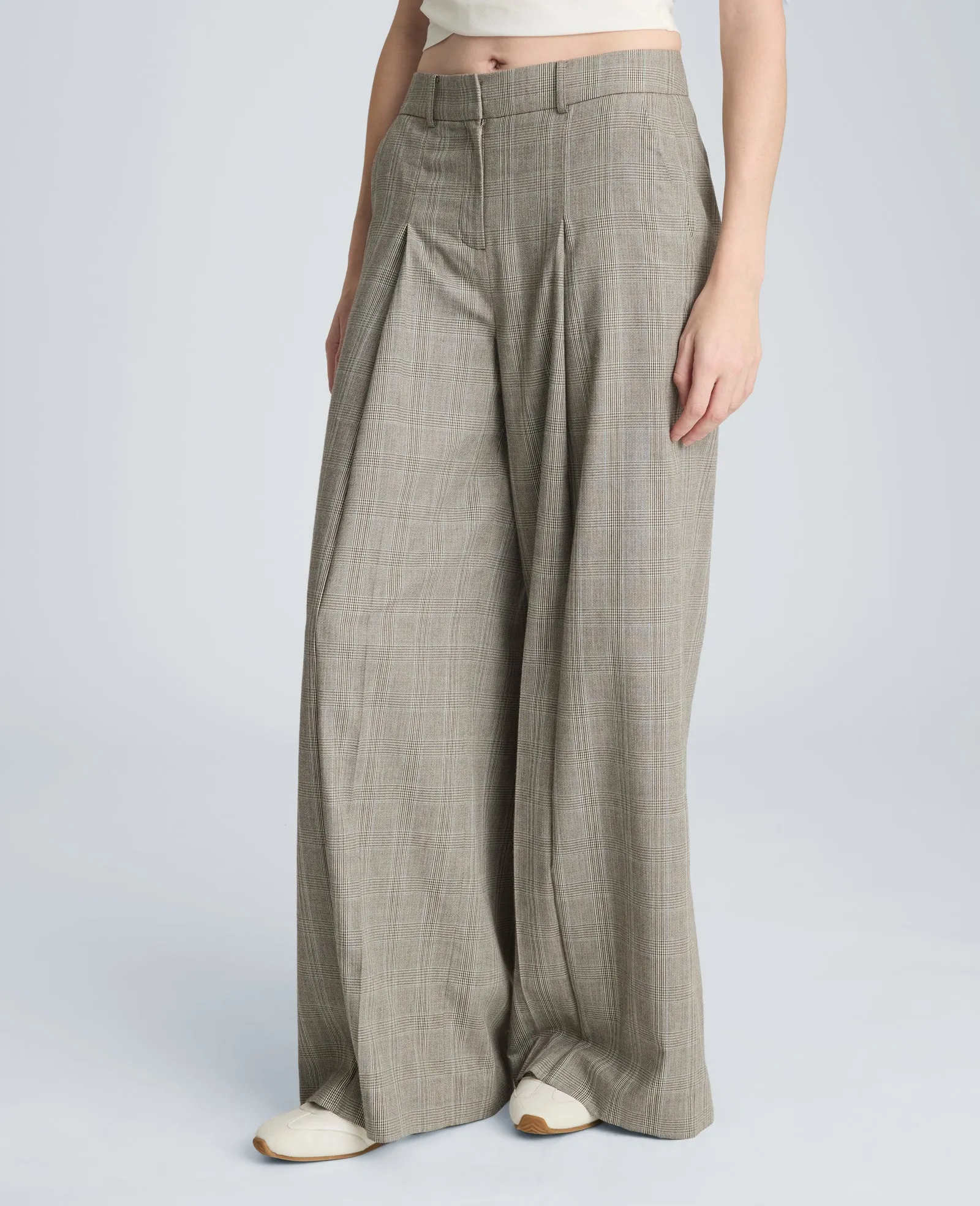 High Rise Fly Front Single Pleat Wide Leg Pant sold by Kenneth Cole