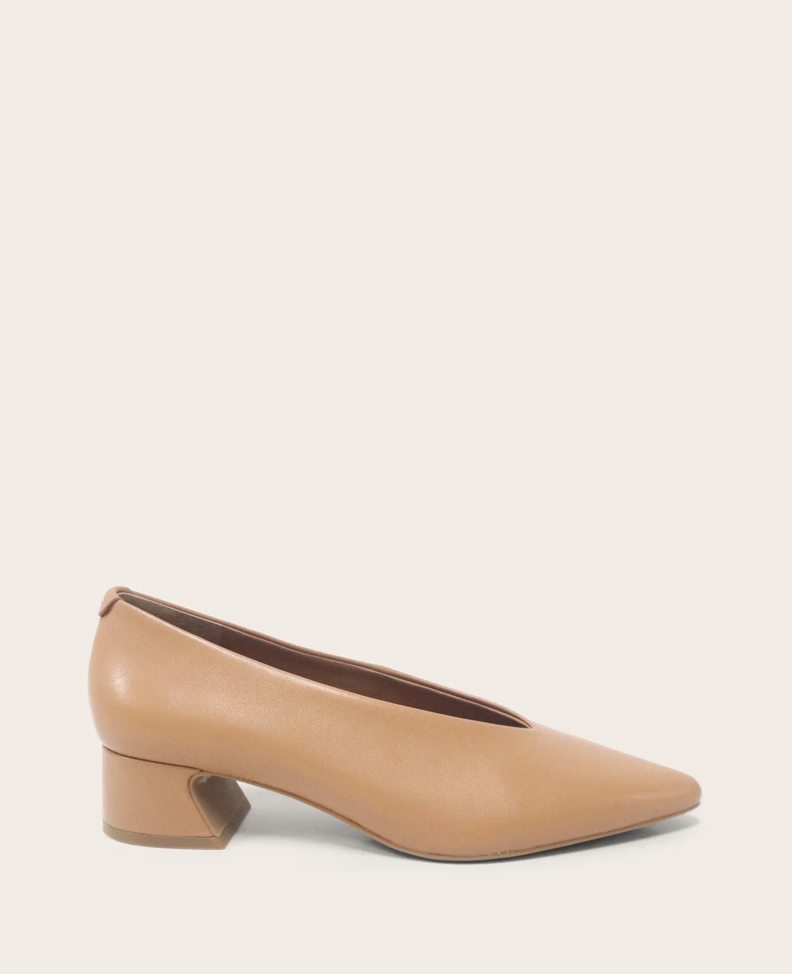 GENTLE SOULS - Galleria Leather Pump sold by Kenneth Cole