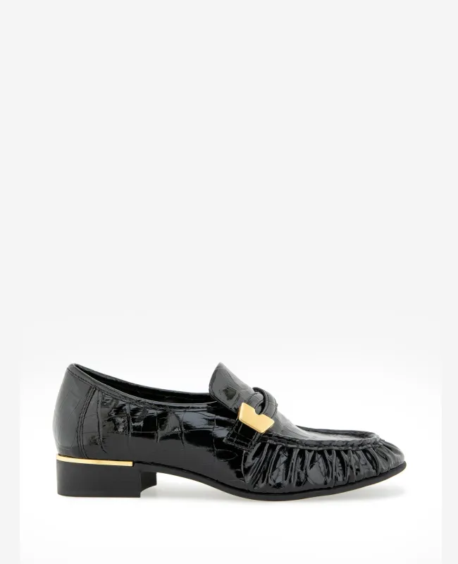 Remi Embossed Croco Pleated Toe Loafer made by Kenneth Cole