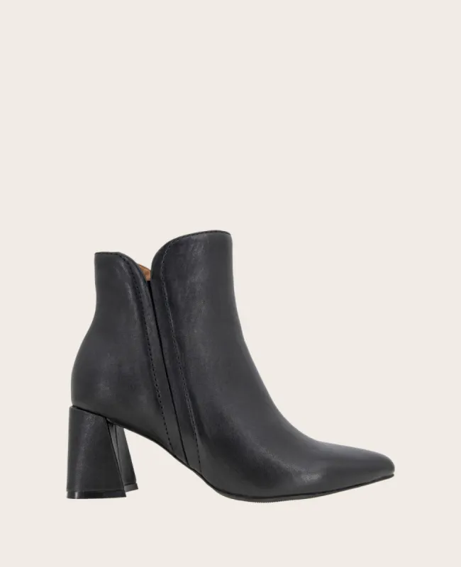 GENTLE SOULS - Danbury Leather Double Gore Heel Boot sold by Kenneth Cole