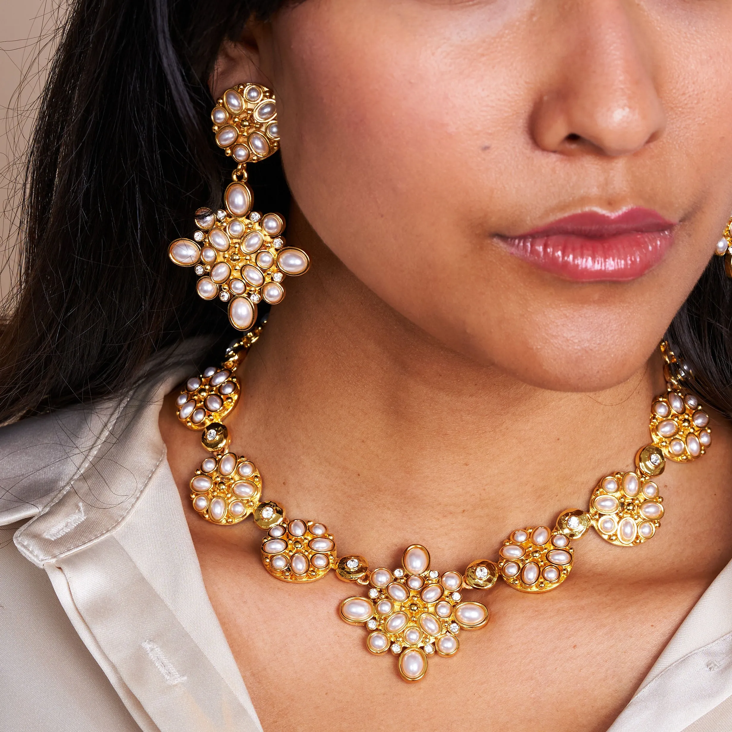 Pearl Cabochon & Gold Chain Necklace sold by Kenneth Jay Lane product image thumbnail 2
