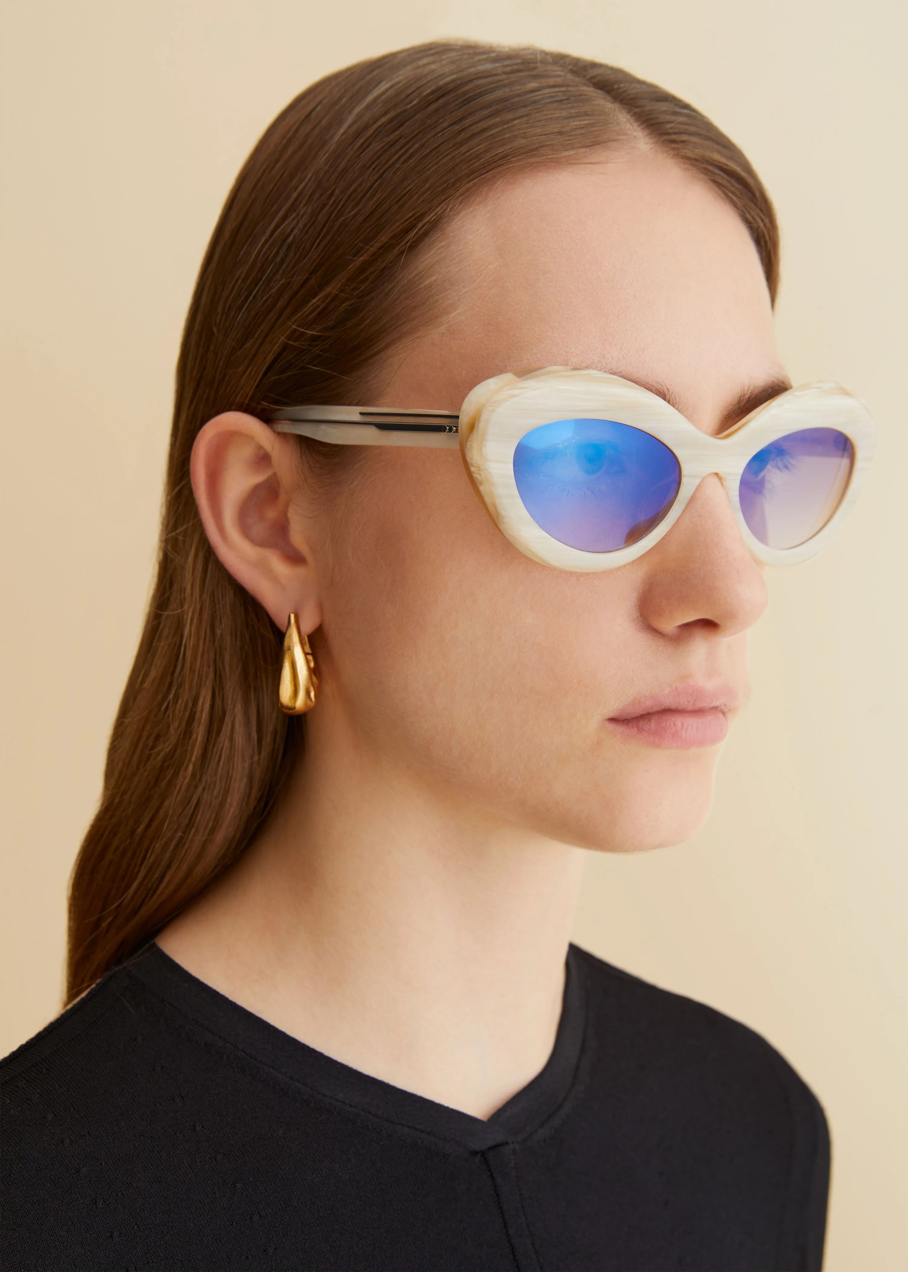 KHAITE x Oliver Peoples 1968C in Beige Silk and Soft Tan Gradient Mirror sold by KHAITE product image thumbnail 4