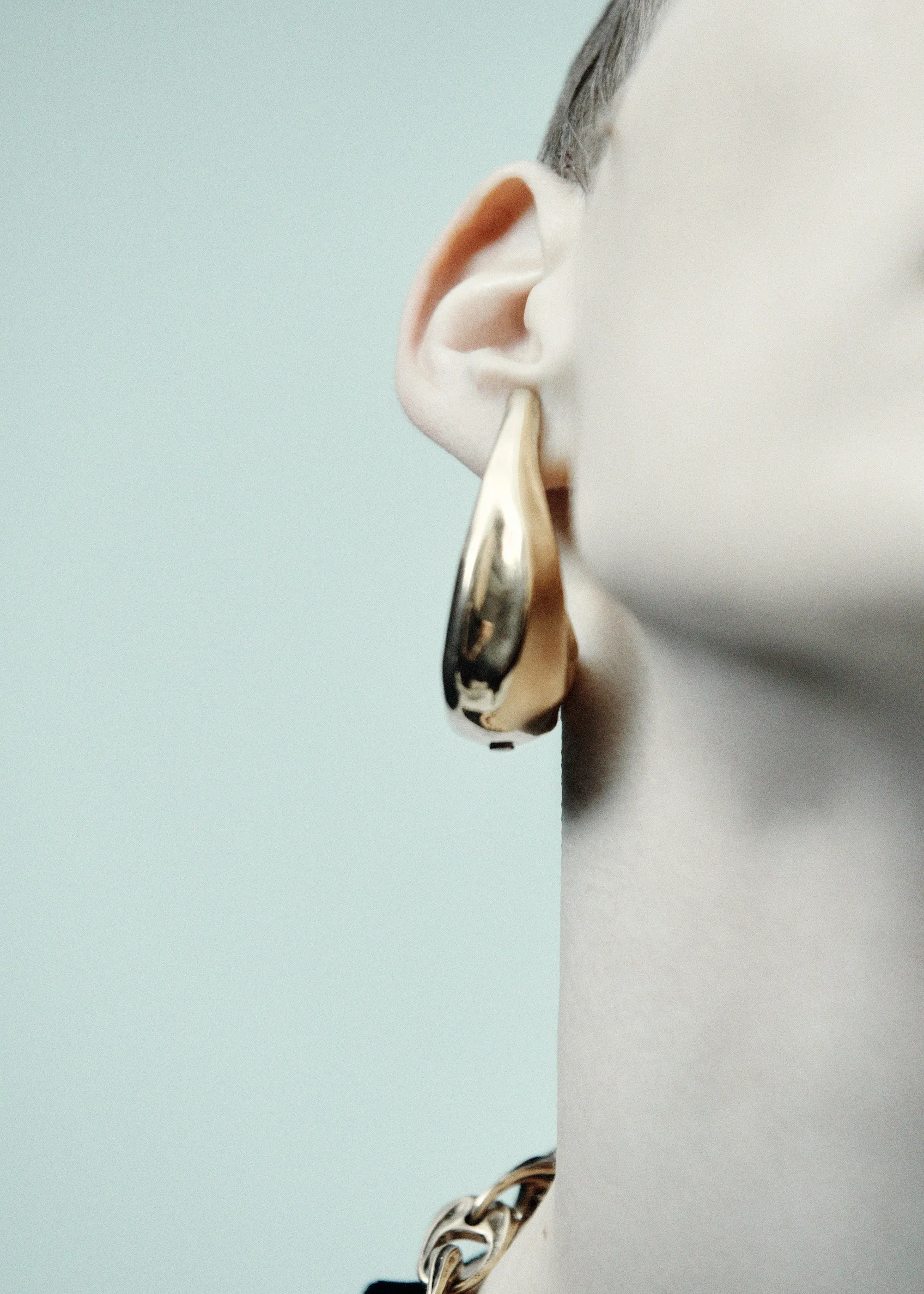 Medium Olivia Hoop Earrings in Gold sold by KHAITE product image thumbnail 4