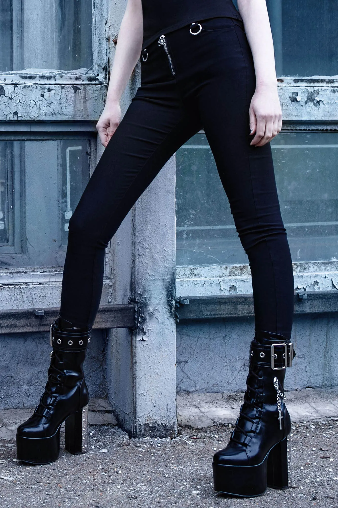 Jessie Capri Pants - Resurrect sold by Killstar