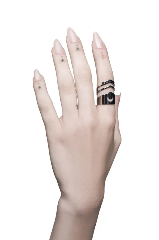 Titania Ring Resurrect made by Killstar
