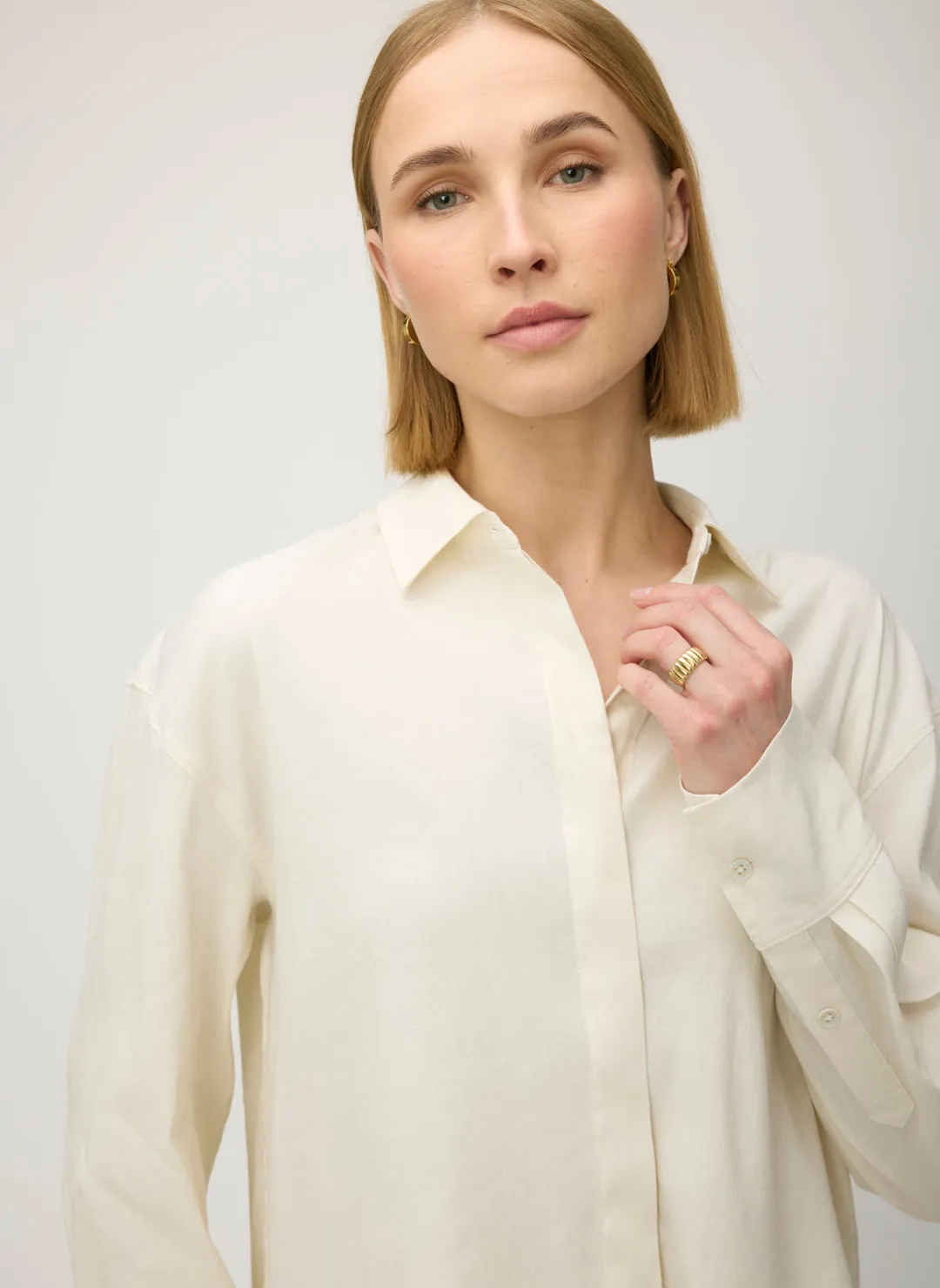 Marbella Linen Boyfriend Shirt sold by Kit and Ace product image thumbnail 4