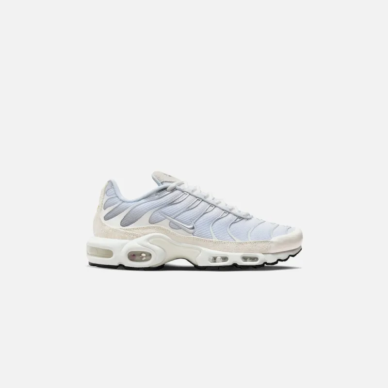 Nike Air Max Plus - Pure Platinum / Metallic Silver / Sail sold by Kith