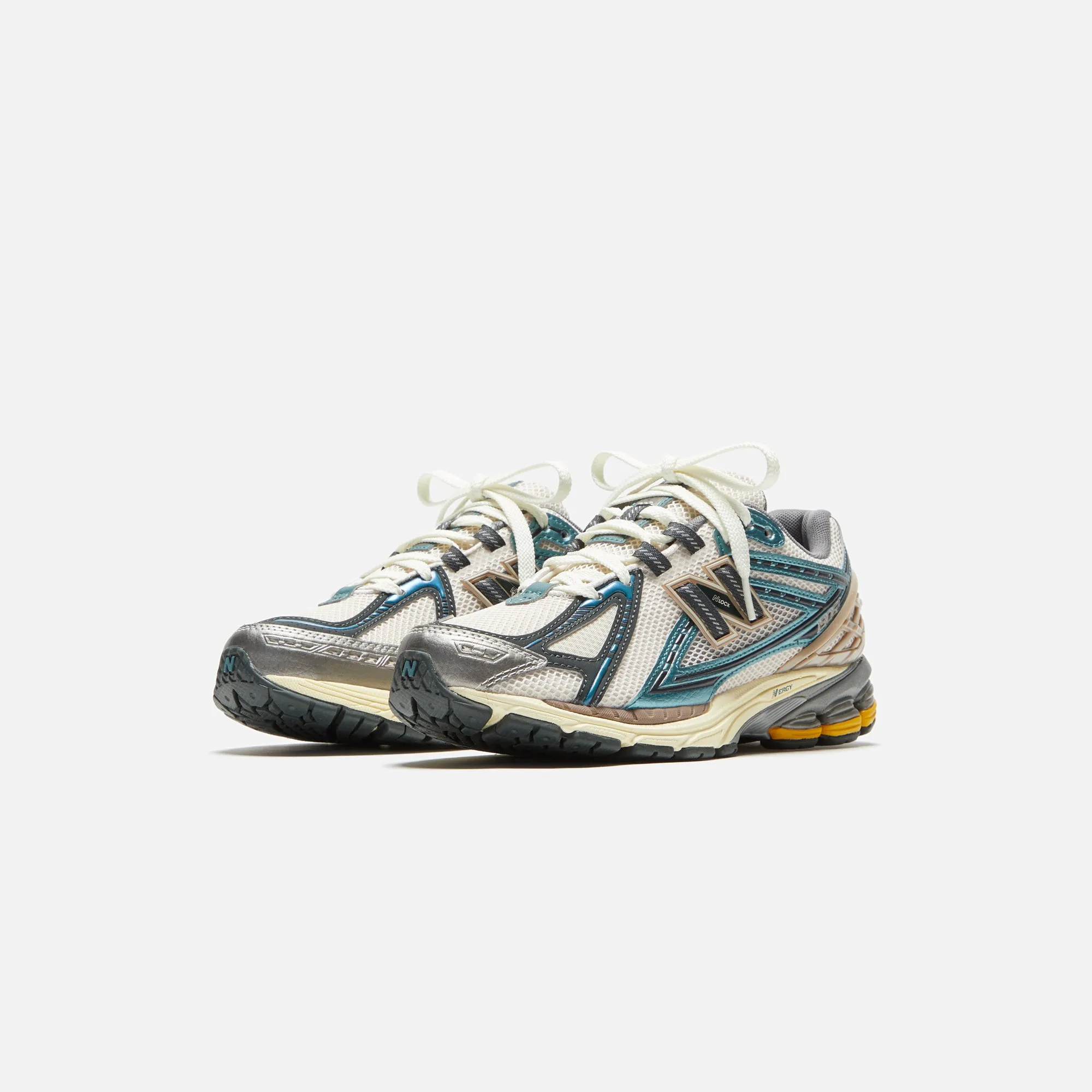 New Balance 1906R - New Spruce sold by Kith product image thumbnail 2