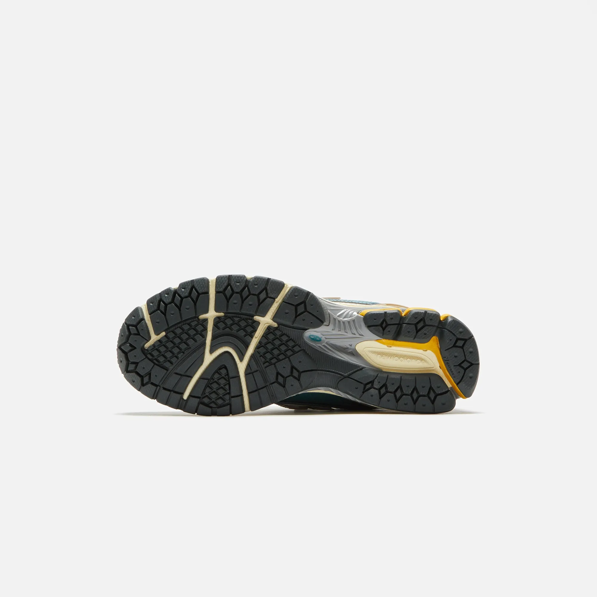 New Balance 1906R - New Spruce sold by Kith product image thumbnail 4
